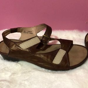 Drew Shoes  Barefoot Freedom bronze sandals.